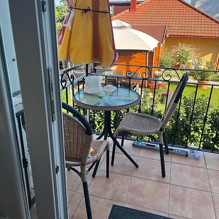 Alsóörs Rege Apartman 2 מראה חיצוני תמונה