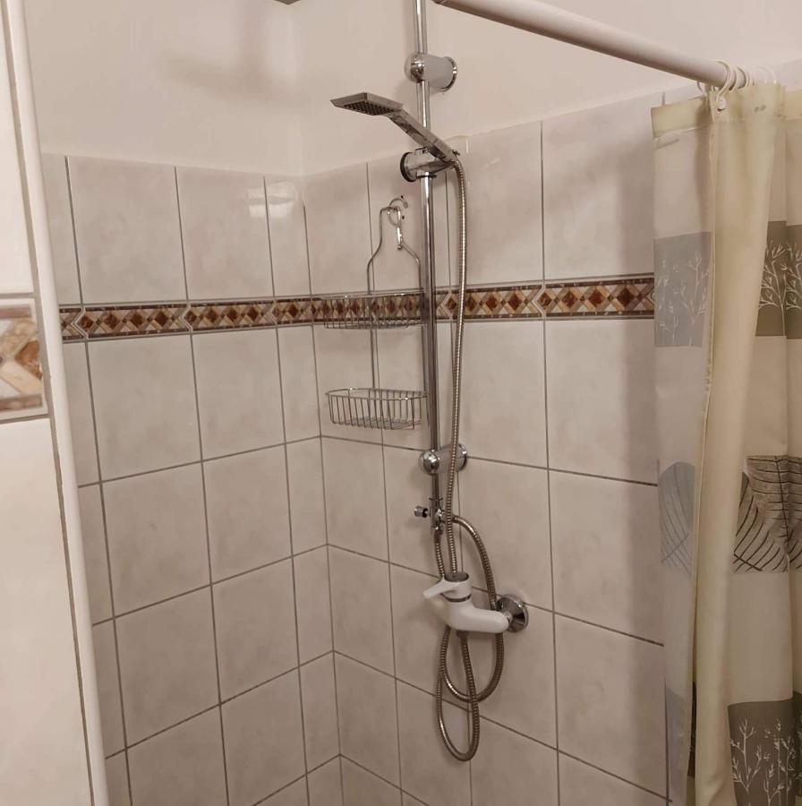 Alsóörs Rege Apartman 2 מראה חיצוני תמונה
