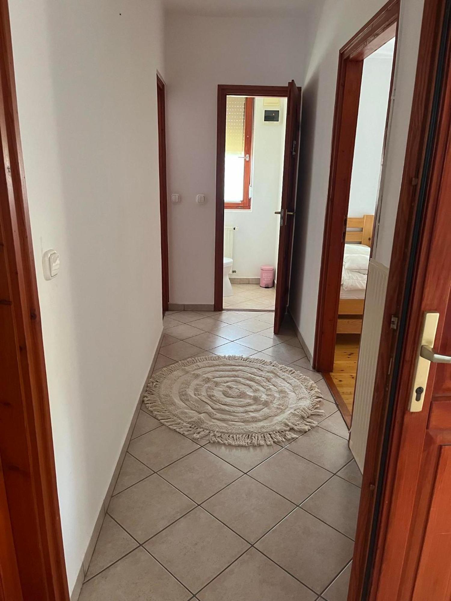 Alsóörs Rege Apartman 2 מראה חיצוני תמונה