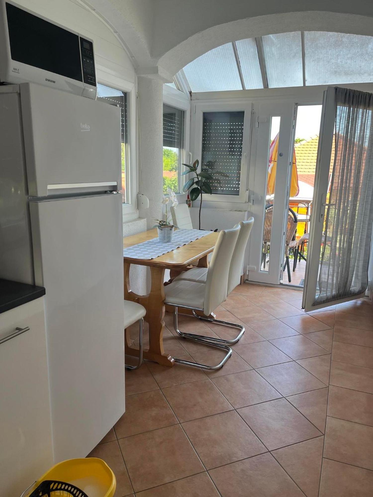 Alsóörs Rege Apartman 2 מראה חיצוני תמונה