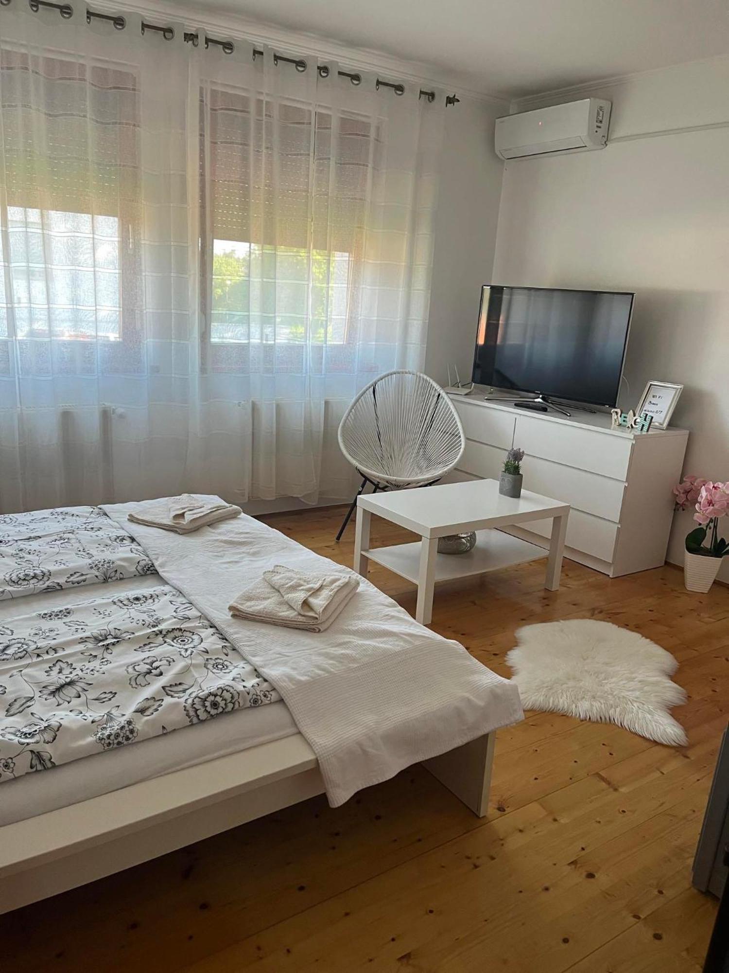 Alsóörs Rege Apartman 2 מראה חיצוני תמונה